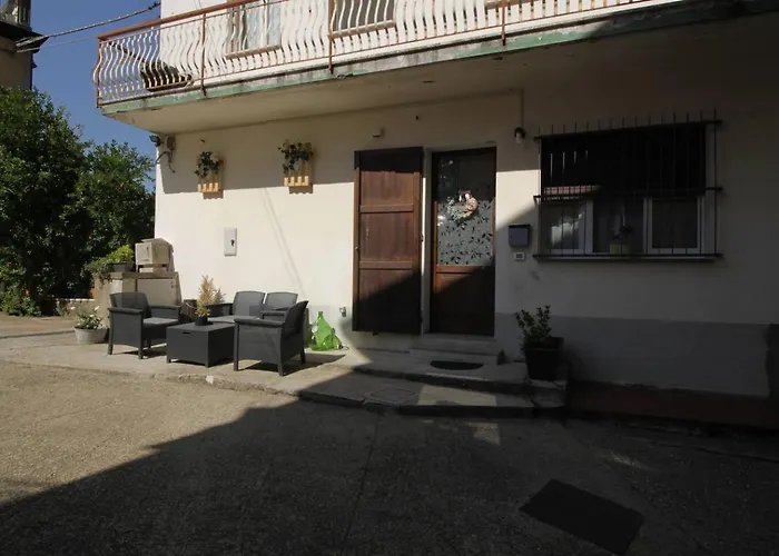 All'ombra Del Castello Affitto Breve Daire *